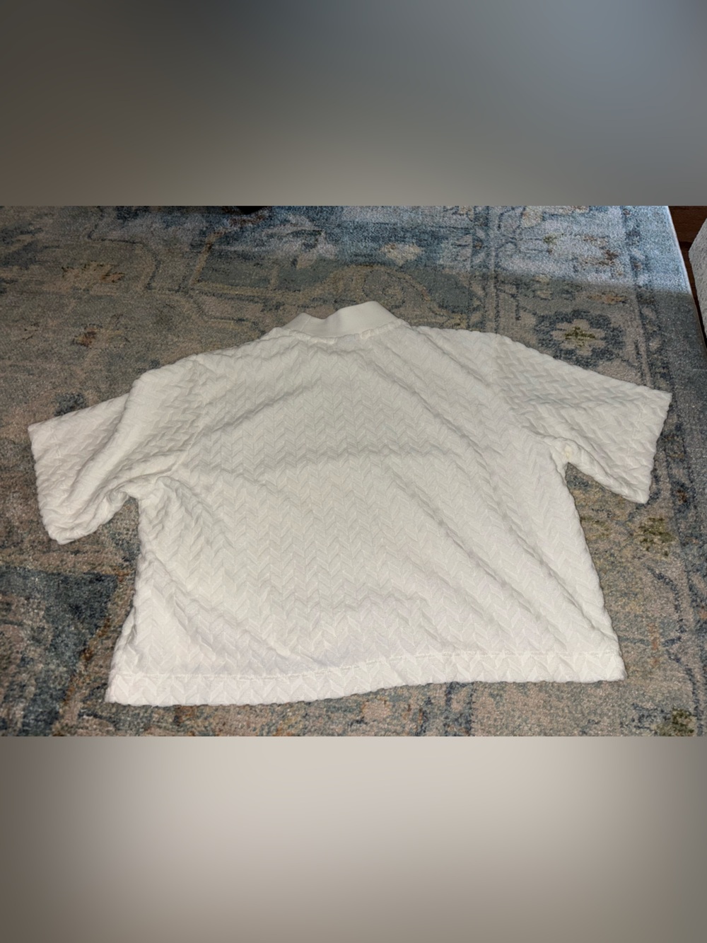 Nike White Textured Short-Sleeve top with Gold Swoosh - Picture 3 of 3